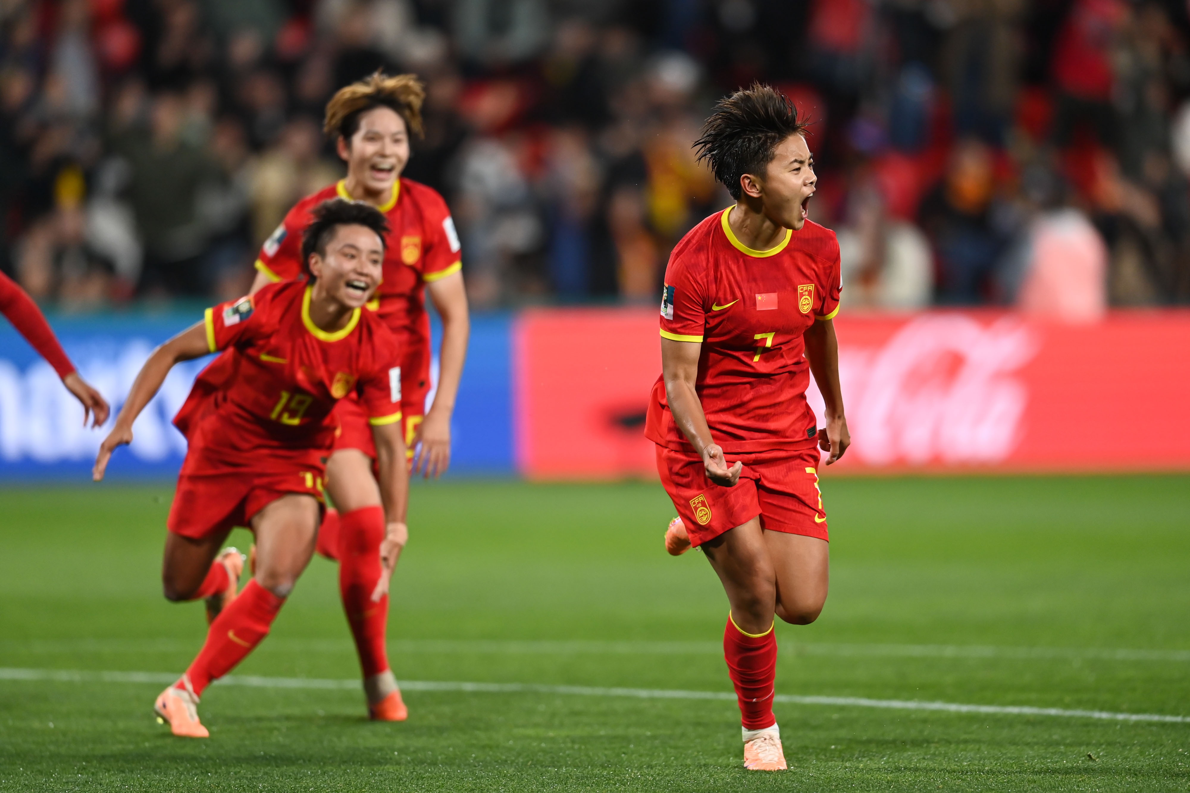 乐鱼体育娱乐-国际女子足球赛场上，中国队实力雄厚