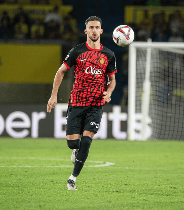 巴伦西亚球迷联谊会活动举行,共同庆祝胜利!的简单介绍 巴伦西亚球迷联谊会活动举行,共同庆祝胜利!的简单介绍