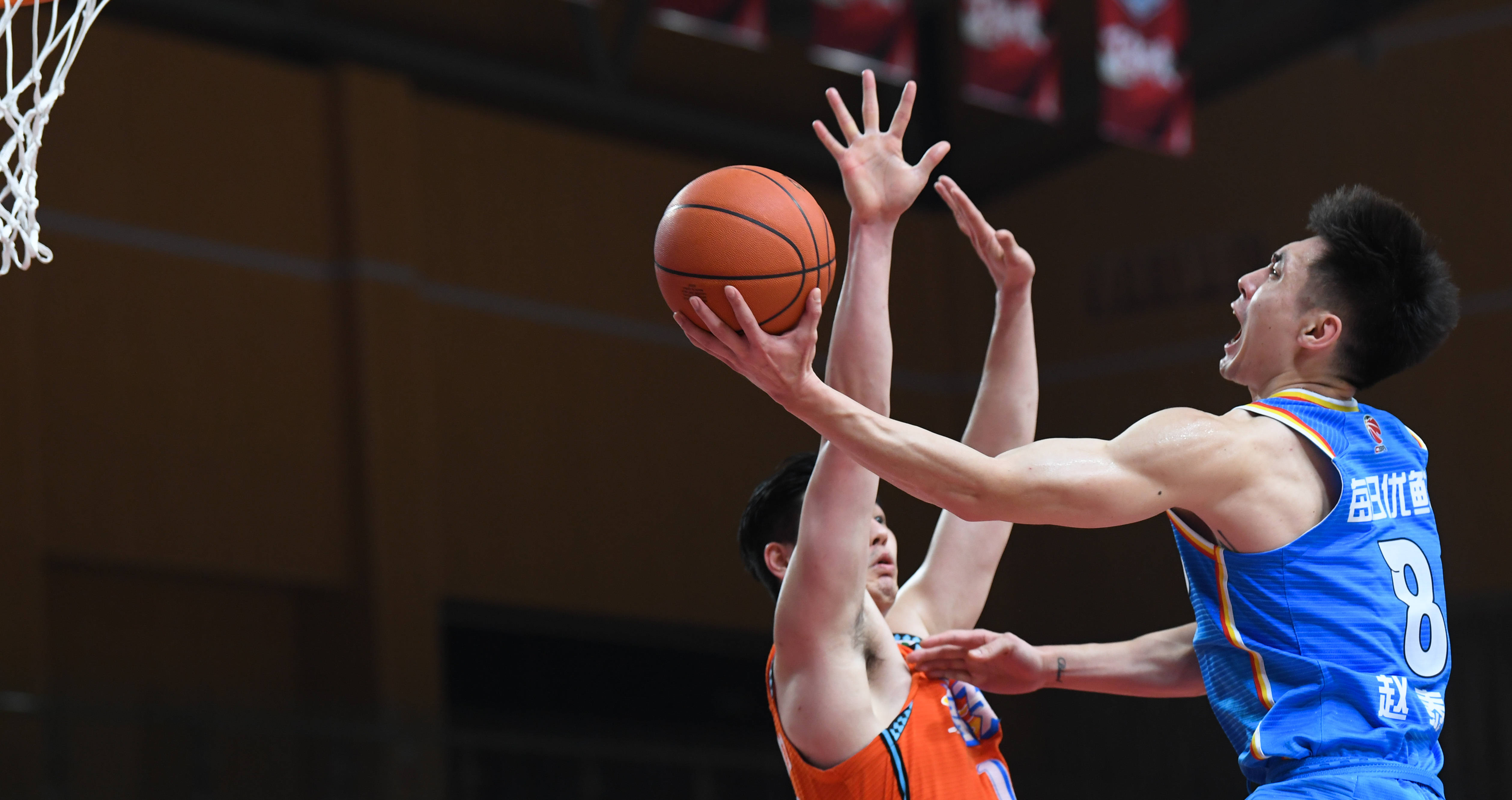 乐鱼体育登录-包含青岛篮球队击败对手,实现胜利突破的词条