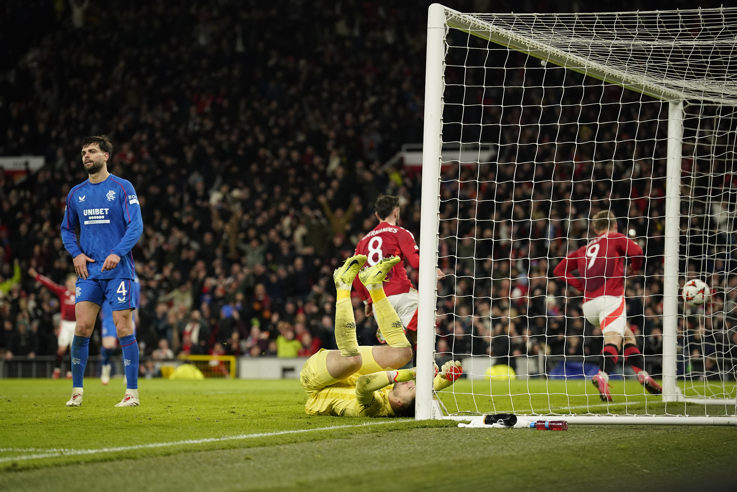 欧联杯半决赛前哨战打响，荷甲球队意外惊艳