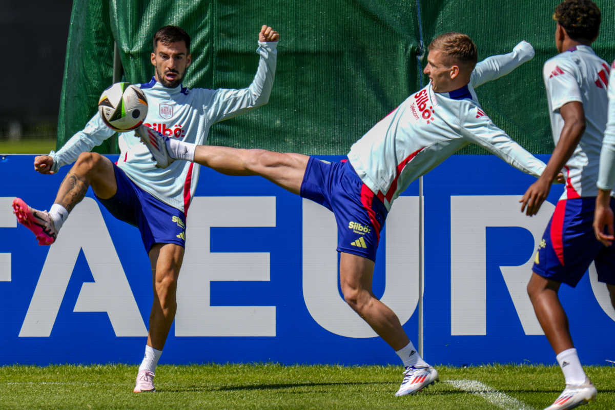 关于激烈比拼!欧洲豪强争夺国际锦标赛的信息 关于激烈比拼!欧洲豪强争夺国际锦标赛的信息