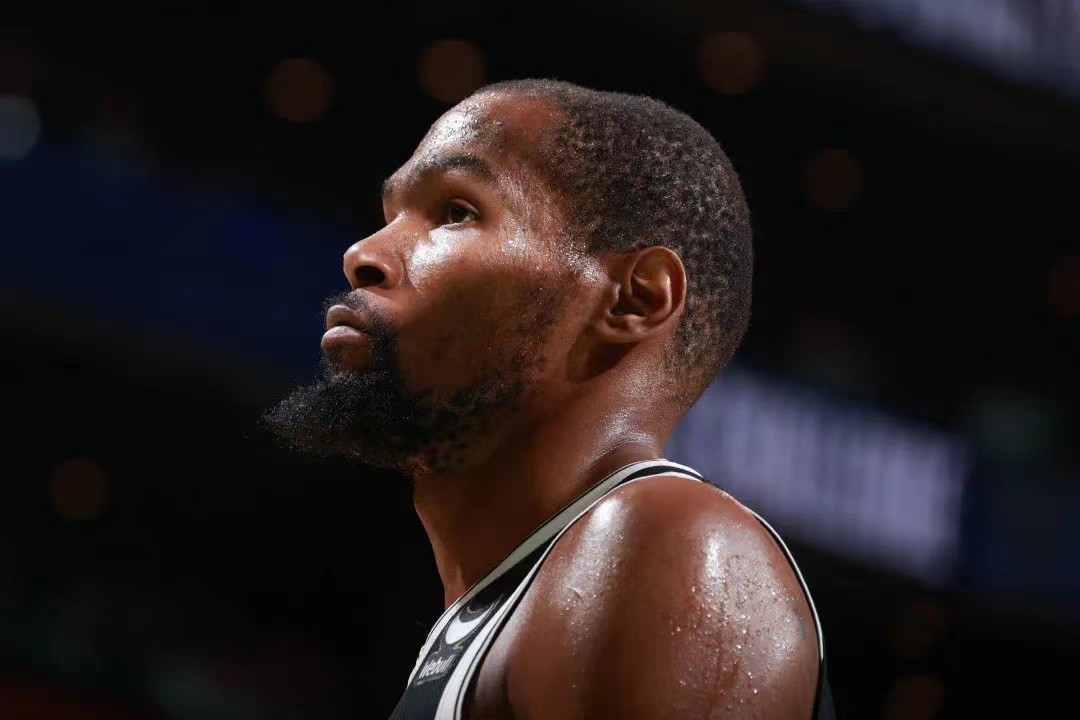 篮网队主教练赞叹球队团结，锁定季后赛席位