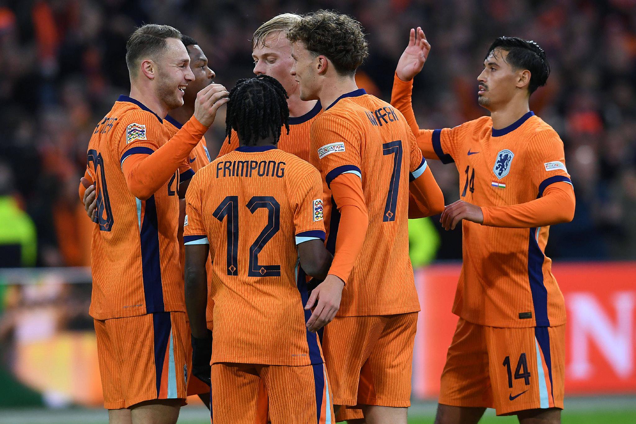 荷兰女足备战紧张,备受期待 荷兰女足备战紧张,备受期待