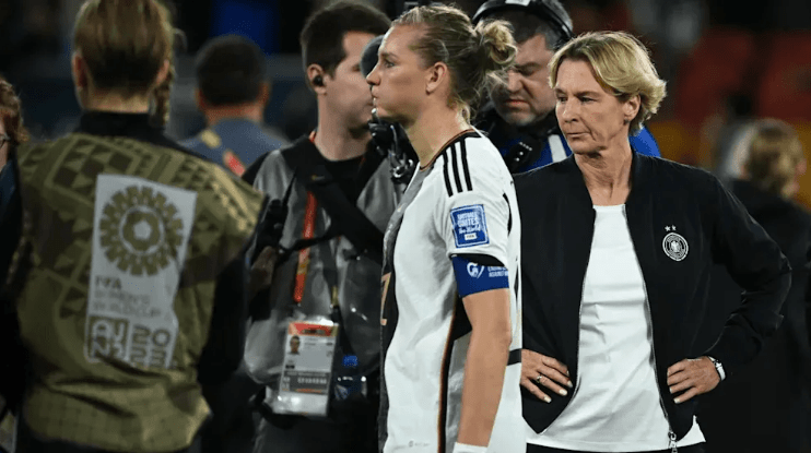 关于德国女足全胜晋级八强,男足再度失利的信息 关于德国女足全胜晋级八强,男足再度失利的信息