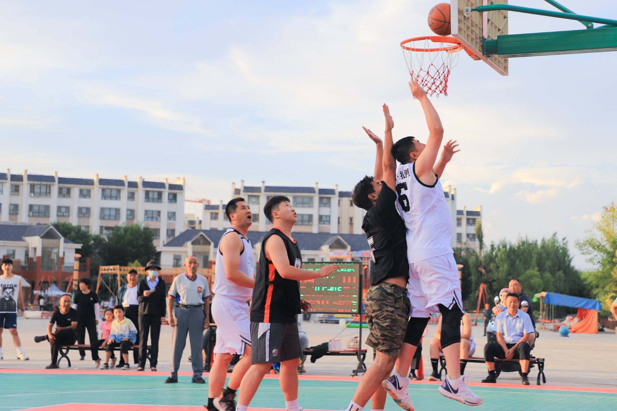 乐鱼体育娱乐-包含全国篮球比赛升级，技艺高超球员登场的词条