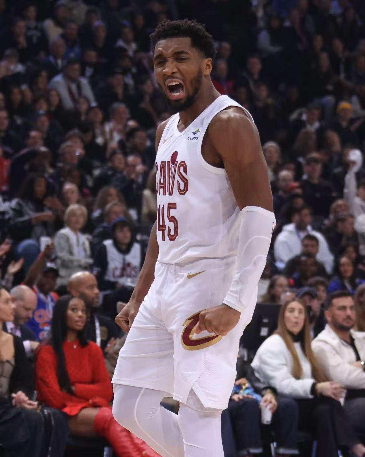 乐鱼体育官方-米切尔再次砍下30+能否带领爵士挑战西部强队?