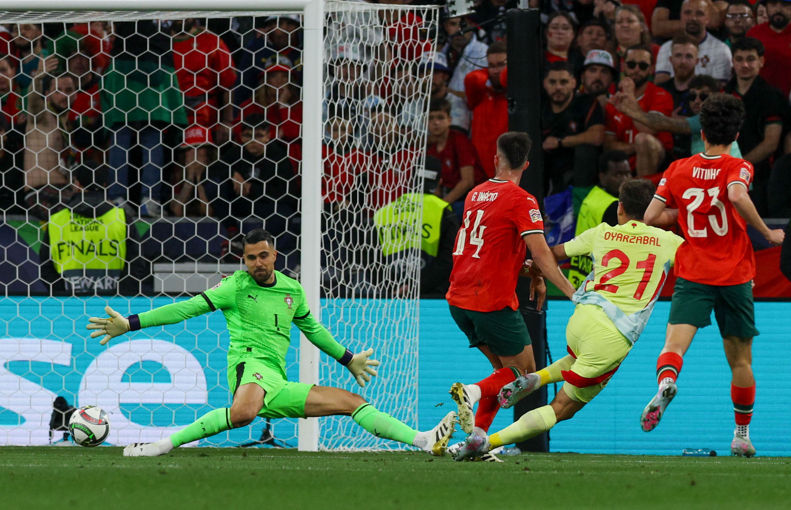 葡萄牙队在国际足球舞台大放异彩 葡萄牙队在国际足球舞台大放异彩